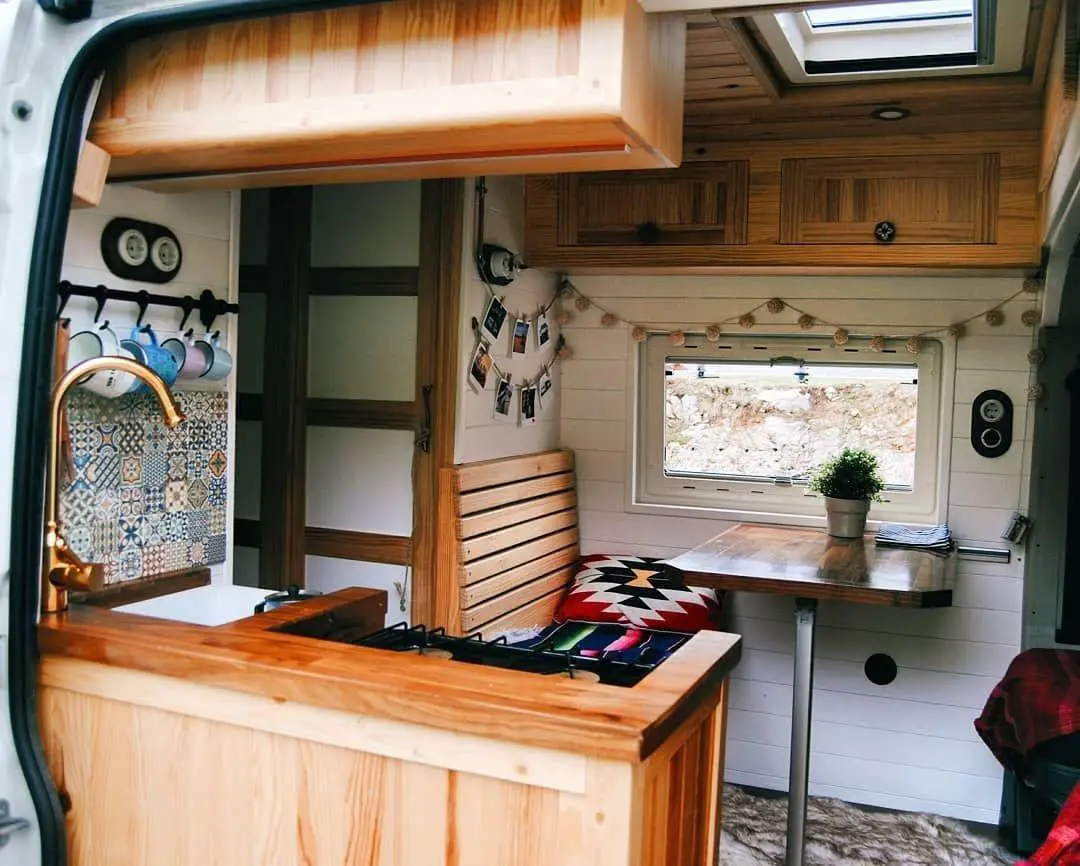 The best designs of vans for camping and adventure in the woods and ...