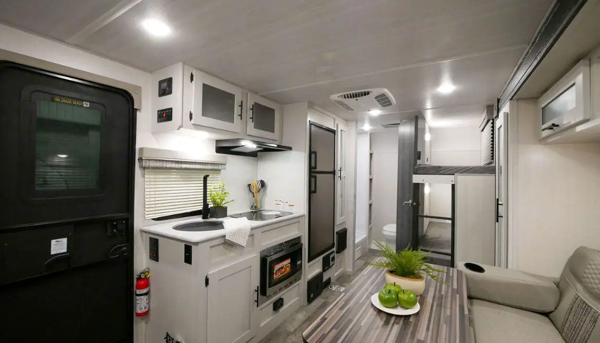 7 Awesome RVs with 4 Bunk Beds for Full Time Families